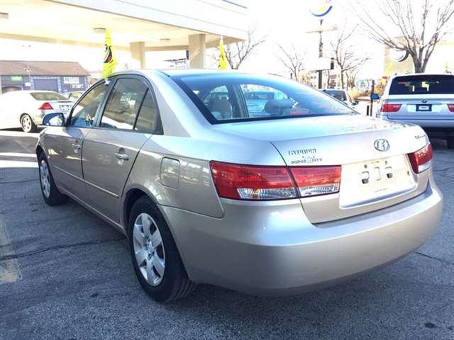 2006 Hyundai Sonata GL 4dr Sedan